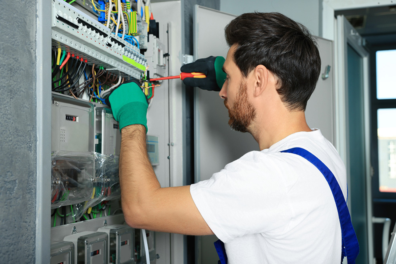 Nieder­spannungs­anlagen bei Schwäbischer Industrie- und Elektroservice in Ehingen